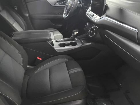 Certified 2025 Chevrolet Blazer LT w/ Convenience Package image 8
