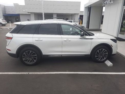 Used 2020 Lincoln Corsair FWD image 2