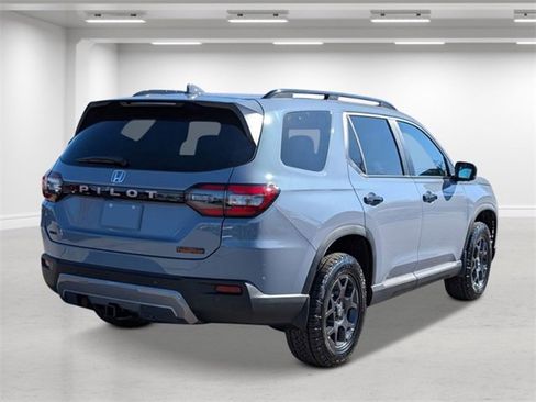 New 2026 Honda Pilot TrailSport image 3