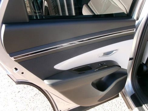 Used 2023 Hyundai Tucson Limited image 17