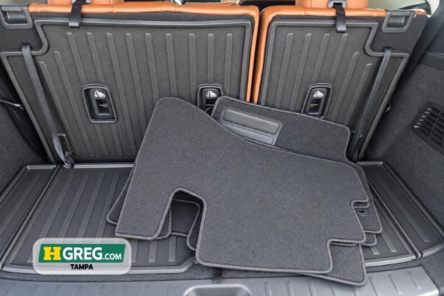 Used 2022 Nissan Pathfinder Platinum w/ Cargo Package FWD image 17