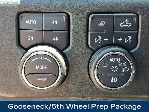 Used 2025 Chevrolet Silverado 2500 LTZ w/ LTZ Premium Package AWD/4WD image 9