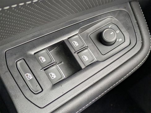 Used 2025 Volkswagen Atlas SE w/ Panoramic Sunroof Package image 26