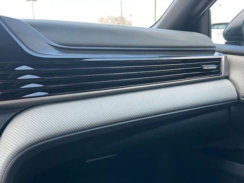 Certified 2025 Toyota Camry SE w/ Convenience Package image 27