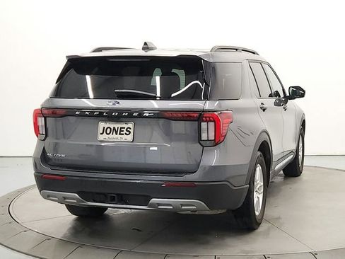 Used 2025 Ford Explorer Active w/ Active Comfort Package RWD image 6