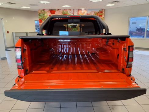 Used 2025 Nissan Frontier Pro-X RWD image 17