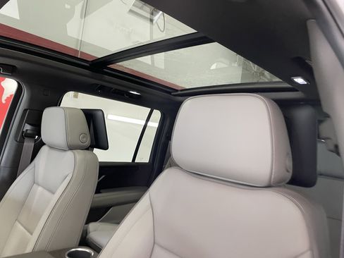 New 2026 GMC Yukon XL Elevation w/ Elevation Premium Package RWD image 17