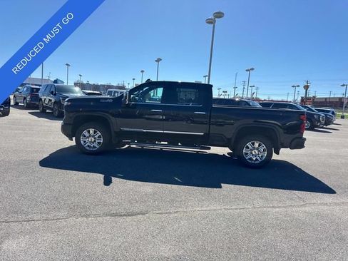 Used 2024 Chevrolet Silverado 2500 High Country w/ Technology Package AWD/4WD image 7