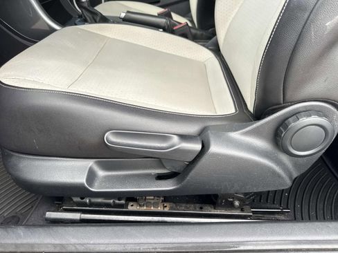 Used 2019 Volkswagen Beetle 2.0T SE image 17