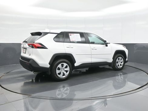 Used 2024 Toyota RAV4 LE AWD/4WD image 9