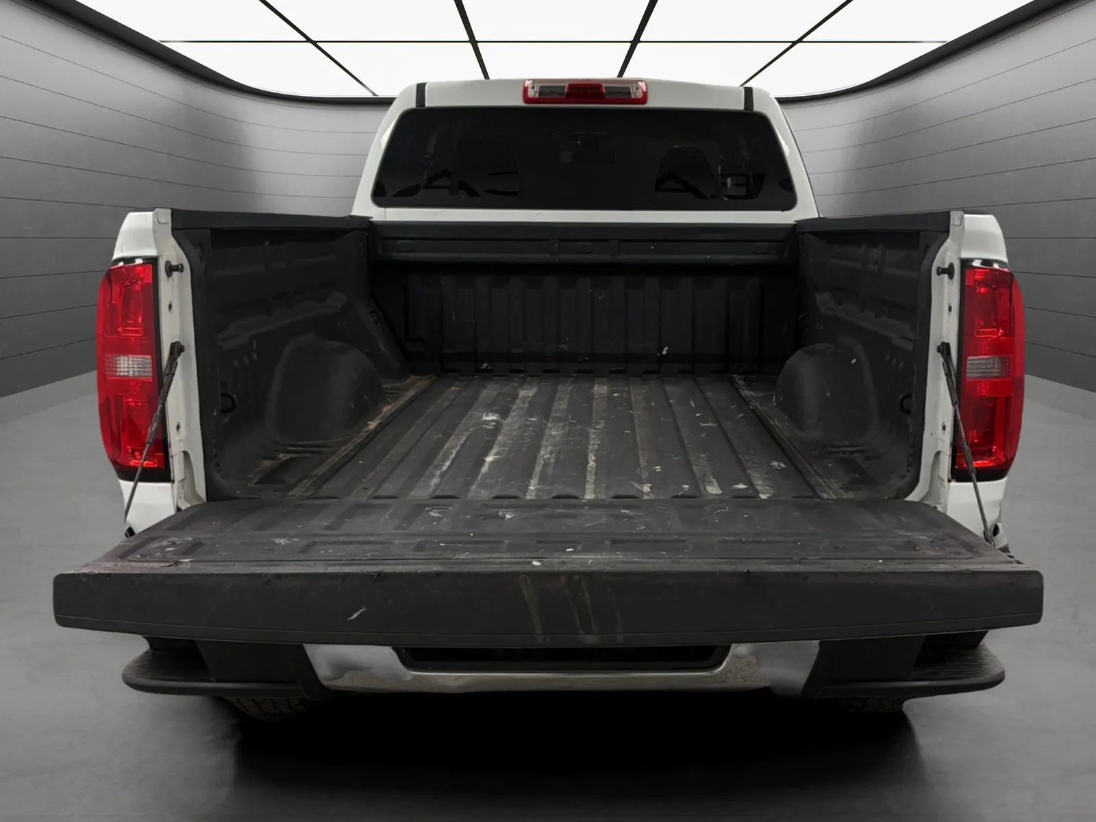 Used 2019 Chevrolet Colorado W/T w/ WT Convenience Package RWD image 19