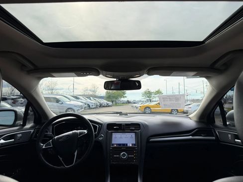 Used 2020 Ford Fusion Energi Titanium FWD image 25