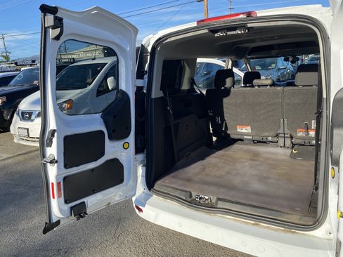 Used 2015 Ford Transit Connect XLT image 19