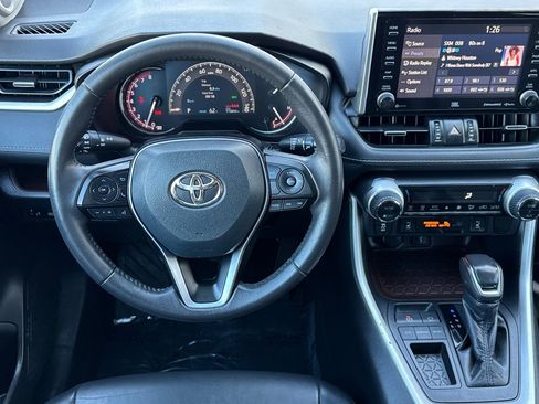 Used 2020 Toyota RAV4 Limited image 13