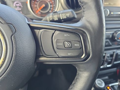 Used 2018 Jeep Wrangler Unlimited Sport S AWD/4WD image 23