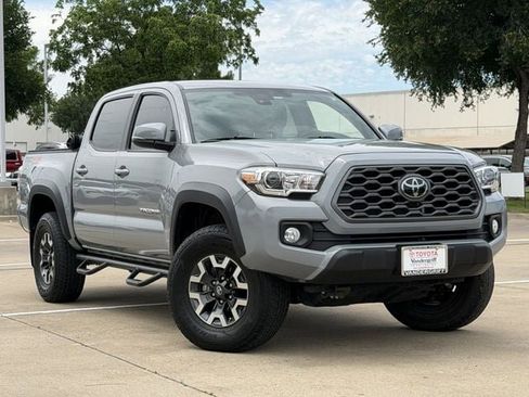 Certified 2021 Toyota Tacoma TRD Off-Road w/ Technology Package AWD/4WD image 2