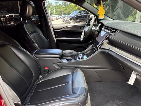 Used 2024 Jeep Grand Cherokee L Limited w/ Black Appearance Package RWD image 28
