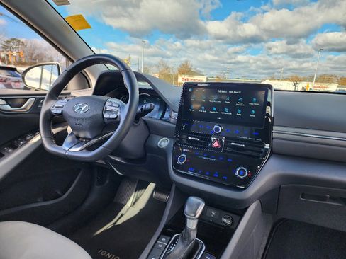 Used 2022 Hyundai Ioniq Limited image 28