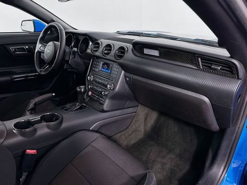 Used 2017 Ford Mustang Coupe image 27