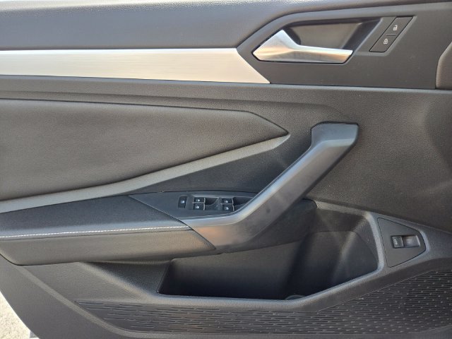Used 2025 Volkswagen Jetta S FWD image 33
