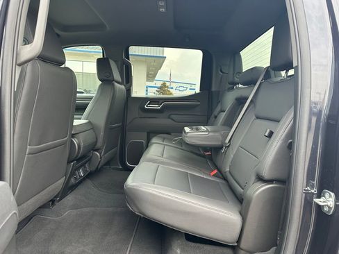 Used 2025 GMC Sierra 1500 SLT image 12