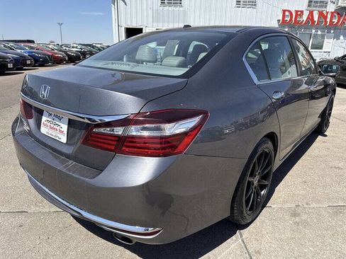 Used 2017 Honda Accord EX-L image 6