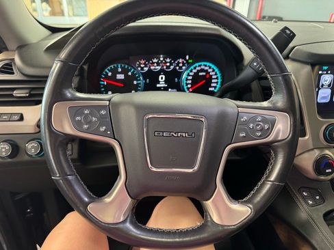 Used 2019 GMC Yukon Denali w/ Denali Ultimate Package AWD/4WD image 31