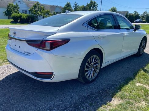 Used 2021 Lexus ES 300h w/ Accessory Package FWD image 5