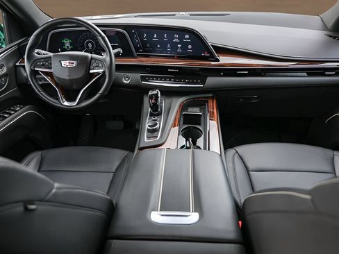 Used 2021 Cadillac Escalade Luxury AWD/4WD image 26
