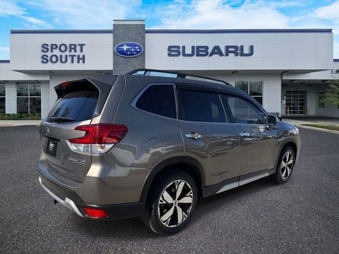Used 2019 Subaru Forester Touring image 3