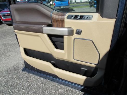 Used 2019 Ford F150 Lariat AWD/4WD image 19