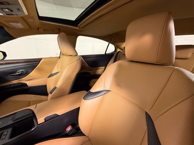 Used 2022 Lexus ES 300h w/ Premium Package FWD image 16