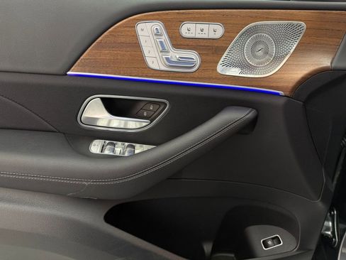 Used 2025 Mercedes-Benz GLE 350 4MATIC image 11