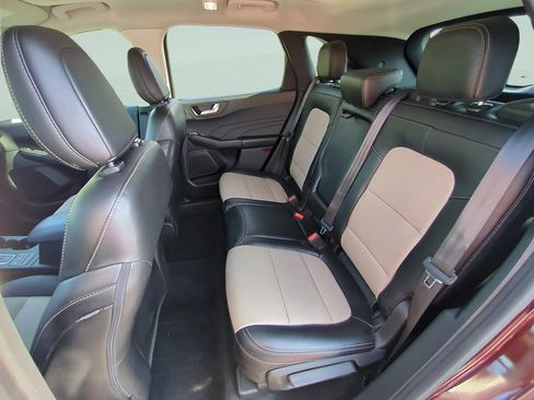 Used 2021 Ford Escape Titanium w/ Titanium Elite Package FWD image 9