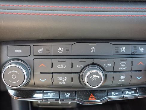 Used 2025 Dodge Durango R/T AWD/4WD image 8