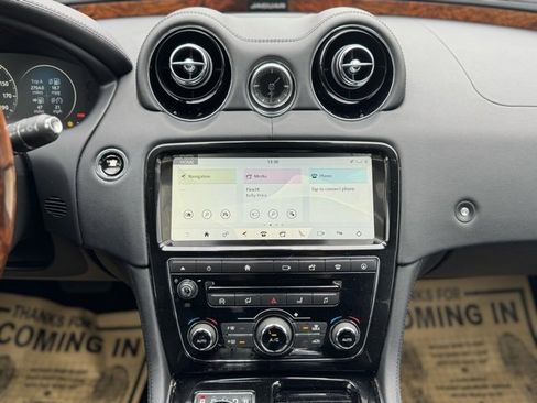 Used 2019 Jaguar XJ R-Sport image 26