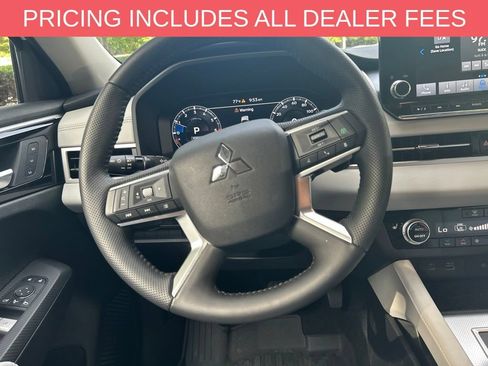 Used 2023 Mitsubishi Outlander SEL FWD image 28