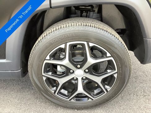 Certified 2024 Jeep Compass Limited AWD/4WD image 9