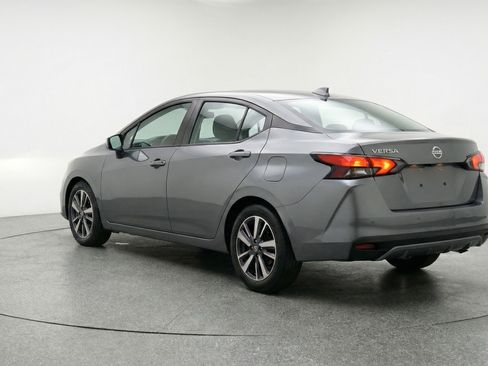 Used 2025 Nissan Versa SV image 6