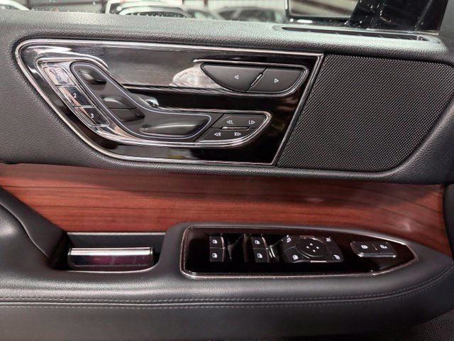 Used 2022 Lincoln Navigator Reserve AWD/4WD image 33
