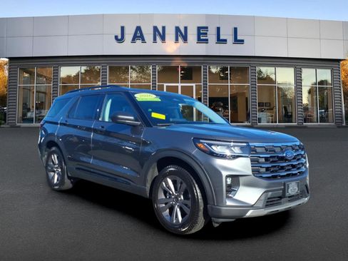 New 2026 Ford Explorer Active w/ Active Comfort Package image 3