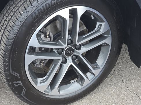 Certified 2025 Audi Q5 Premium w/ Convenience Package image 12