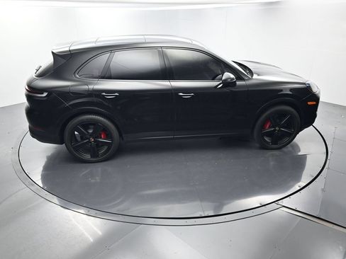 Certified 2025 Porsche Cayenne S AWD/4WD image 37