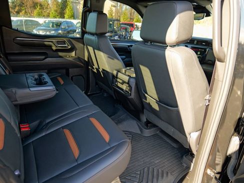 Used 2024 GMC Sierra 1500 AT4 w/ Technology Package image 35