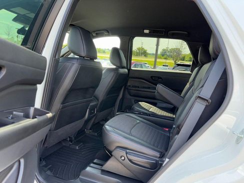 Used 2024 Nissan Pathfinder Rock Creek AWD/4WD image 11