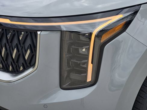 New 2026 Kia Carnival EX FWD image 7