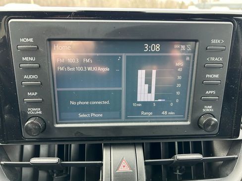 Used 2019 Toyota RAV4 LE w/ Carpet Mat Package image 22