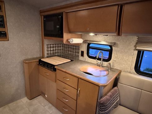 Used 2008 Dodge Sprinter 3500 RWD image 18