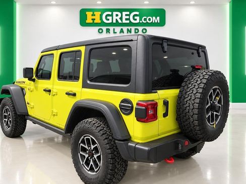 Used 2024 Jeep Wrangler Unlimited Rubicon w/ Technology Group AWD/4WD image 2