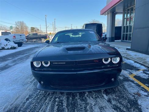 Used 2018 Dodge Challenger R/T Scat Pack image 2